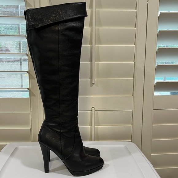 Excellent condition Michael Kors leather boots - Picture 3 of 4